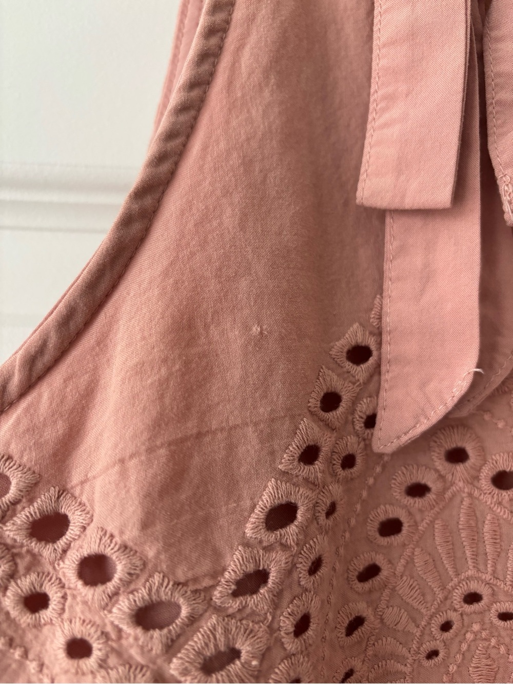 Abercrombie & Fitch Blush Pink Eyelet Embroidery Tie Back Crop Tank Top XS - Picture 6 of 10